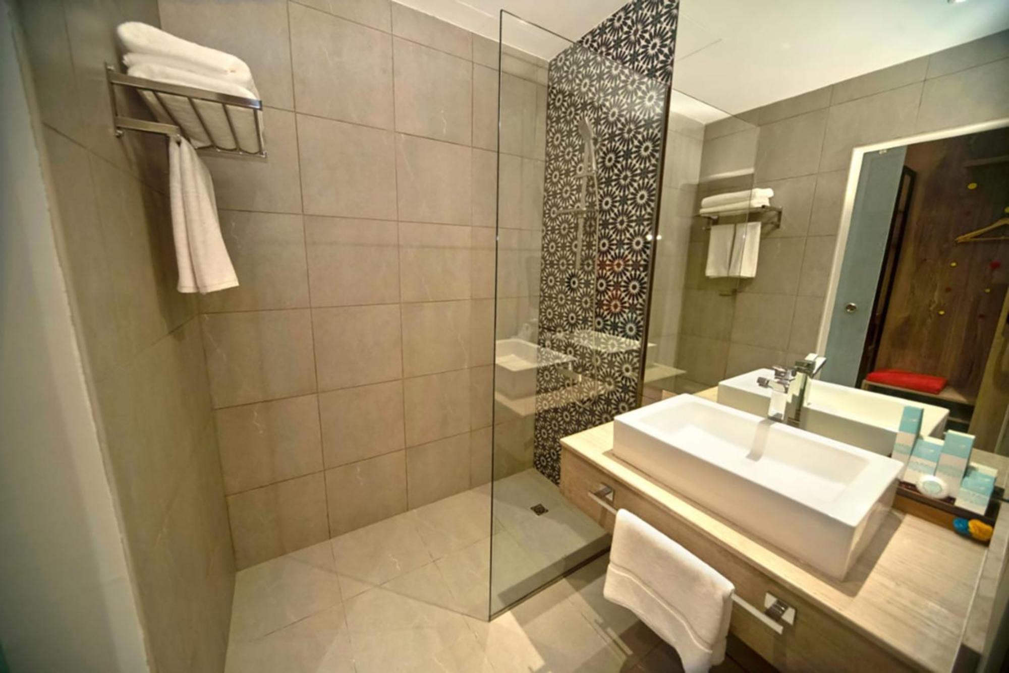 Kingsgate Canal Hotel By Millennium Dubai Buitenkant foto